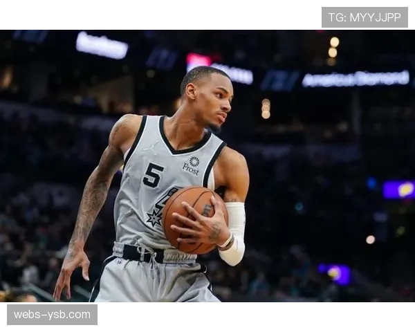 德章泰·穆雷压哨三分不中,马刺两分憾负掘金 德章泰·穆雷压哨三分不中,马刺两分憾负掘金